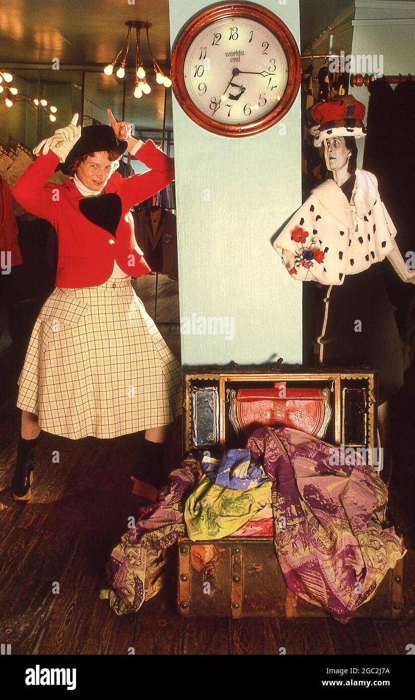 Die britische Modedesignerin Vivienne Westwood bei ihrem Worlds End Chelsea Store London UK 1987 Stockfoto