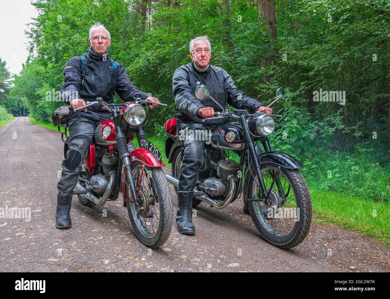 Ein BSA Bantam Club auf Sommerfahrten mit britischen gefertigten Oldtimern, einige davon aus den 1960er Jahren. Das BSA Bantam ist jetzt ein sehr Sammlerstück Oldtimer-Motorrad Stockfoto