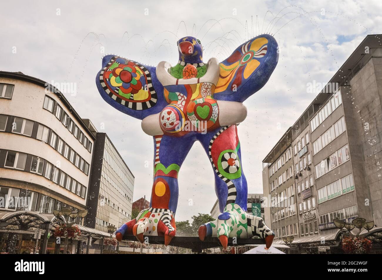 'Lifesaver' Brunnen, Skulptur und Brunnen (1989/1993) von Niki de Saint Phalle und Jean Tinguely, Duisburg, Deutschland Stockfoto