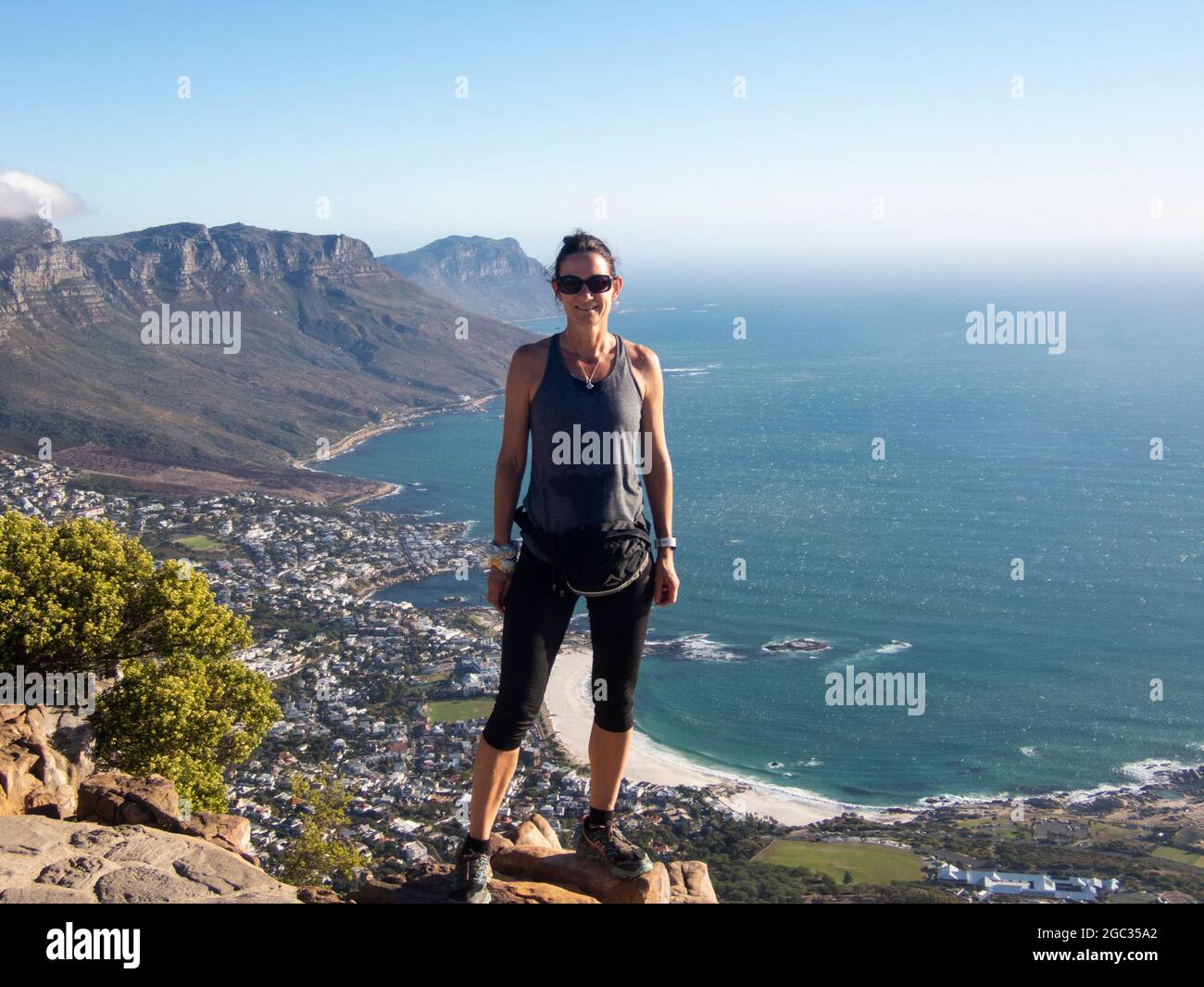Wanderer auf dem Lion's Head Peak, Kapstadt, Südafrika Stockfoto