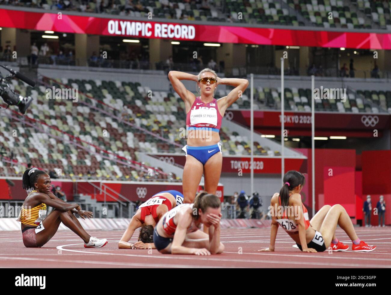 An andere er schaut frauen