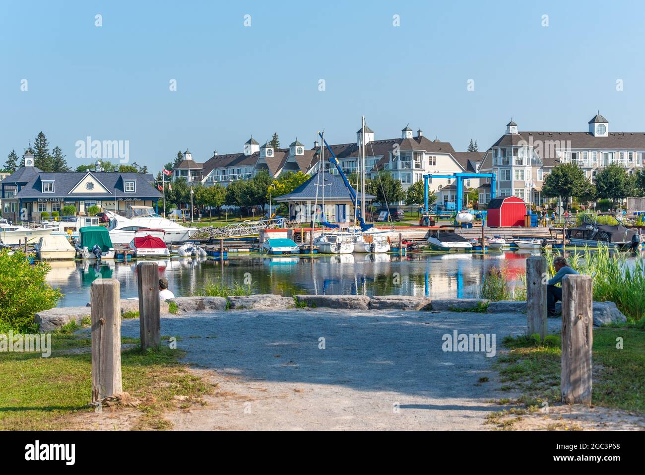 Der Yachthafen am Frenchman's Bay Harbor oder einfach nur die Uferpromenade in Pickering City in Ontario, Kanada Stockfoto