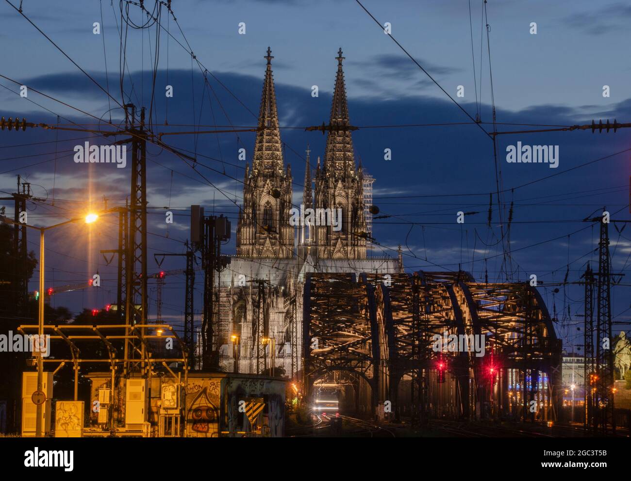Köln-Dom-der Kölner Dom ist eine Kathedrale der Superlative, Wahrzeichen und Mittelpunkt der Rheinmetropole. Stockfoto