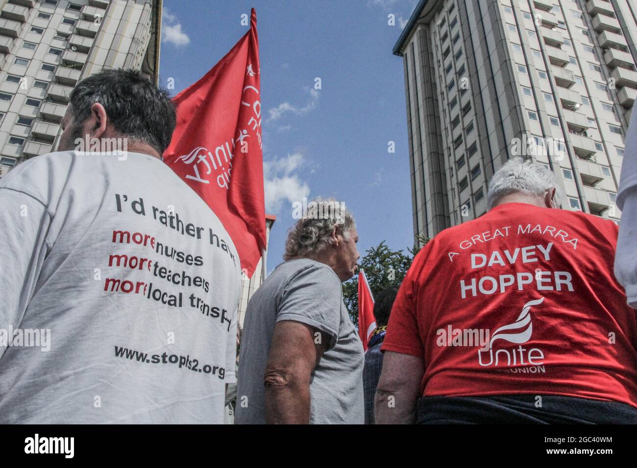 London, England, Großbritannien. August 2021. STOP-HS2 Umweltaktivisten versammeln sich in der Stadt London, um den Protest der HS2 Unite Workers zu unterstützen. Während das Joint-Venture-Unternehmen Skanska-Costain-Strabag den legitimen Gewerkschaftszugang zu Bauarbeitern behindert, die die Euston-Tunnel der HS2-Eisenbahn bauen, demonstriert Unite the Union vor den HS2-Standorten im Londoner Stadtteil Euston. (Bild: © Sabrina MerollaZUMA Wire) Quelle: ZUMA Press, Inc./Alamy Live News Stockfoto