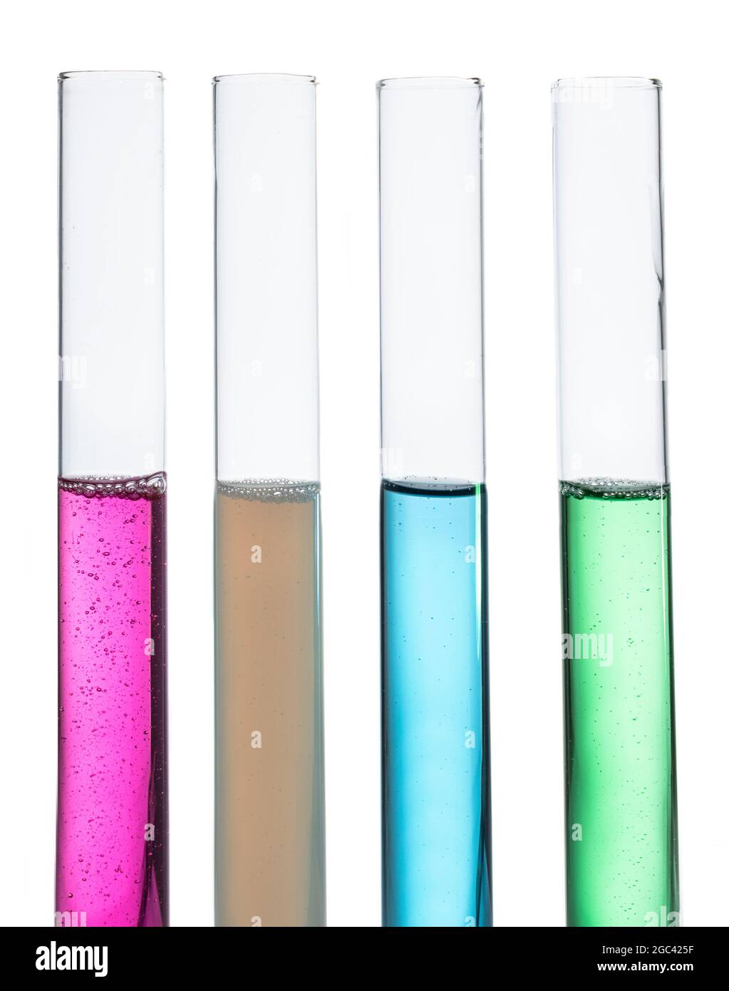 Laborröhrchen mit farbenfrohen Reagenzien. Medizinisches Forschungskonzept. Laborgeräte. Stockfoto