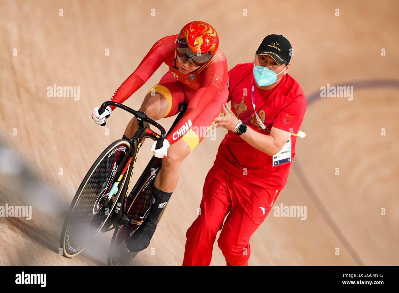 Shizuoka, Japan. August 2021. Zhong Tianshi (CHN) Radfahren: Sprint-Qualifikation der Frauen während der Olympischen Spiele 2020 in Tokio auf dem Izu Velodrome in Shizuoka, Japan. Quelle: Shutaro Mochizuki/AFLO/Alamy Live News Stockfoto