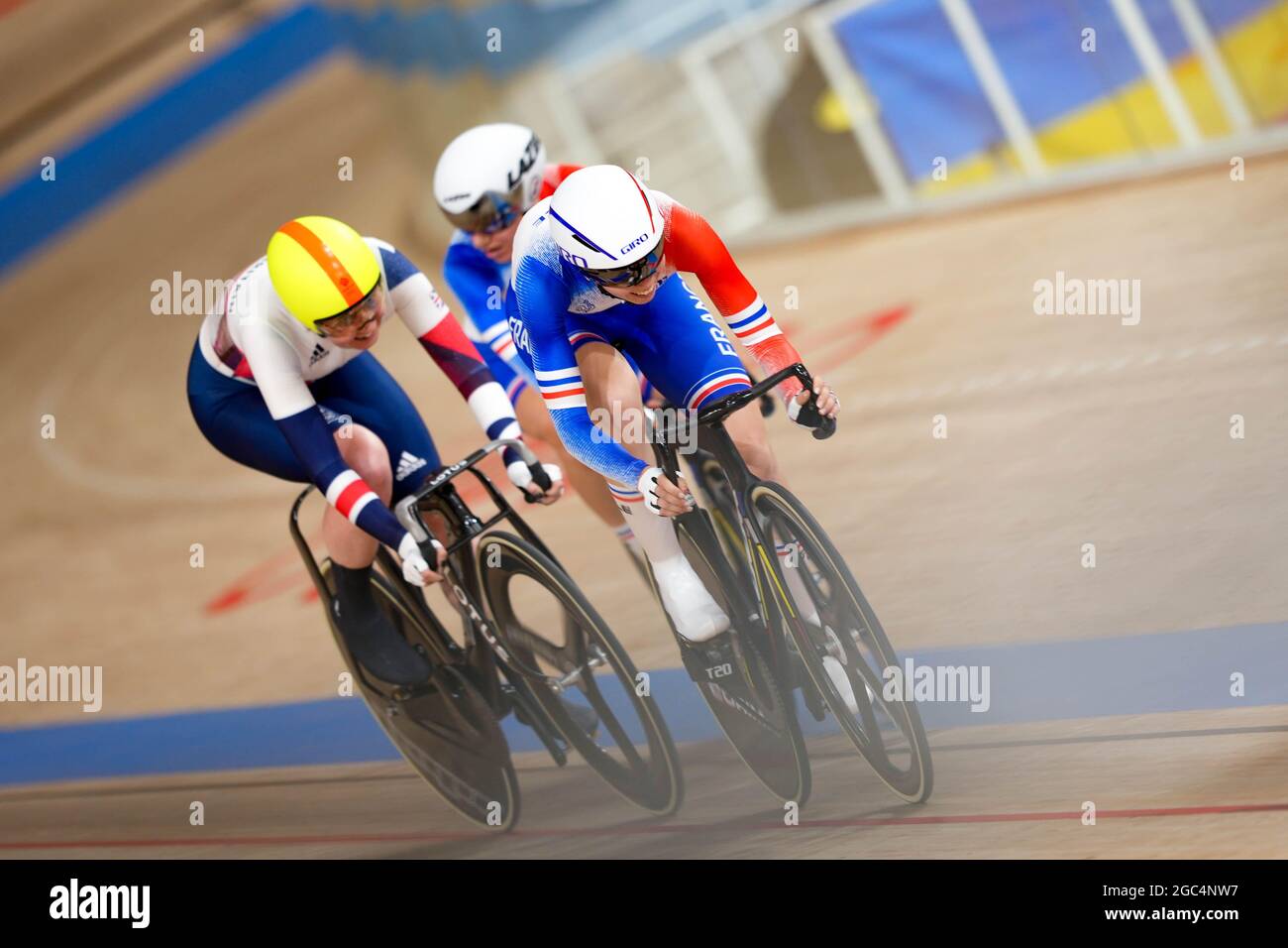 Shizuoka, Japan. August 2021. Clara Copponi (FRA), Marie le Net (FRA) Radsport: Madison Finale der Frauen während der Olympischen Spiele 2020 in Tokio auf dem Izu Velodrome in Shizuoka, Japan. Quelle: Shutaro Mochizuki/AFLO/Alamy Live News Stockfoto