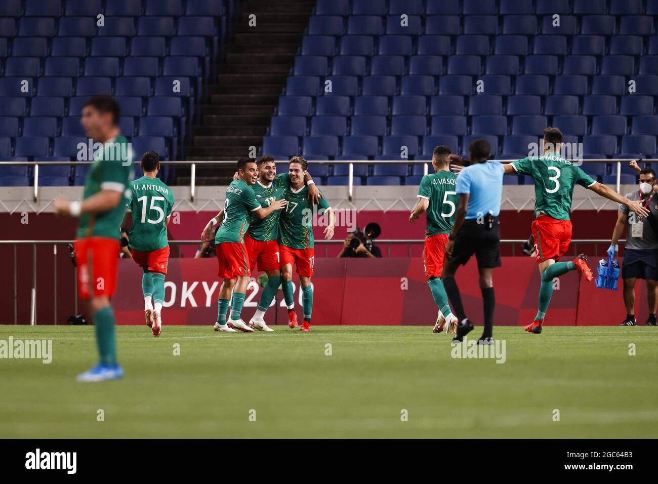 Tokio, Japan. August 2021. Alexis VEGA (MEX) feiert sein Ziel während der Olympischen Spiele Tokio 2020, Fußball Männer Bronze-Medaille Spiel zwischen Mexiko und Japan am 6. August 2021 im Saitama-Stadion in Saitama, Japan - Foto Kishimoto / DPPI Kredit: Unabhängige Fotoagentur/Alamy Live News Stockfoto