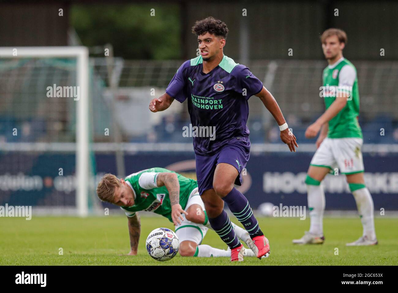 Dordrecht, Niederlande. August 2021. DORDRECHT, NIEDERLANDE - 6. AUGUST: Ismael Saibari Ben El Basra vom PSV U23 während des niederländischen Keukenkampioendivisie-Spiels zwischen FC Dordrecht und PSV U23 im GN Bouw Stadion am 6. August 2021 in Dordrecht, Niederlande (Foto: Broer van den Boom/Orange Picics) Quelle: Orange Pics BV/Alamy Live News Stockfoto