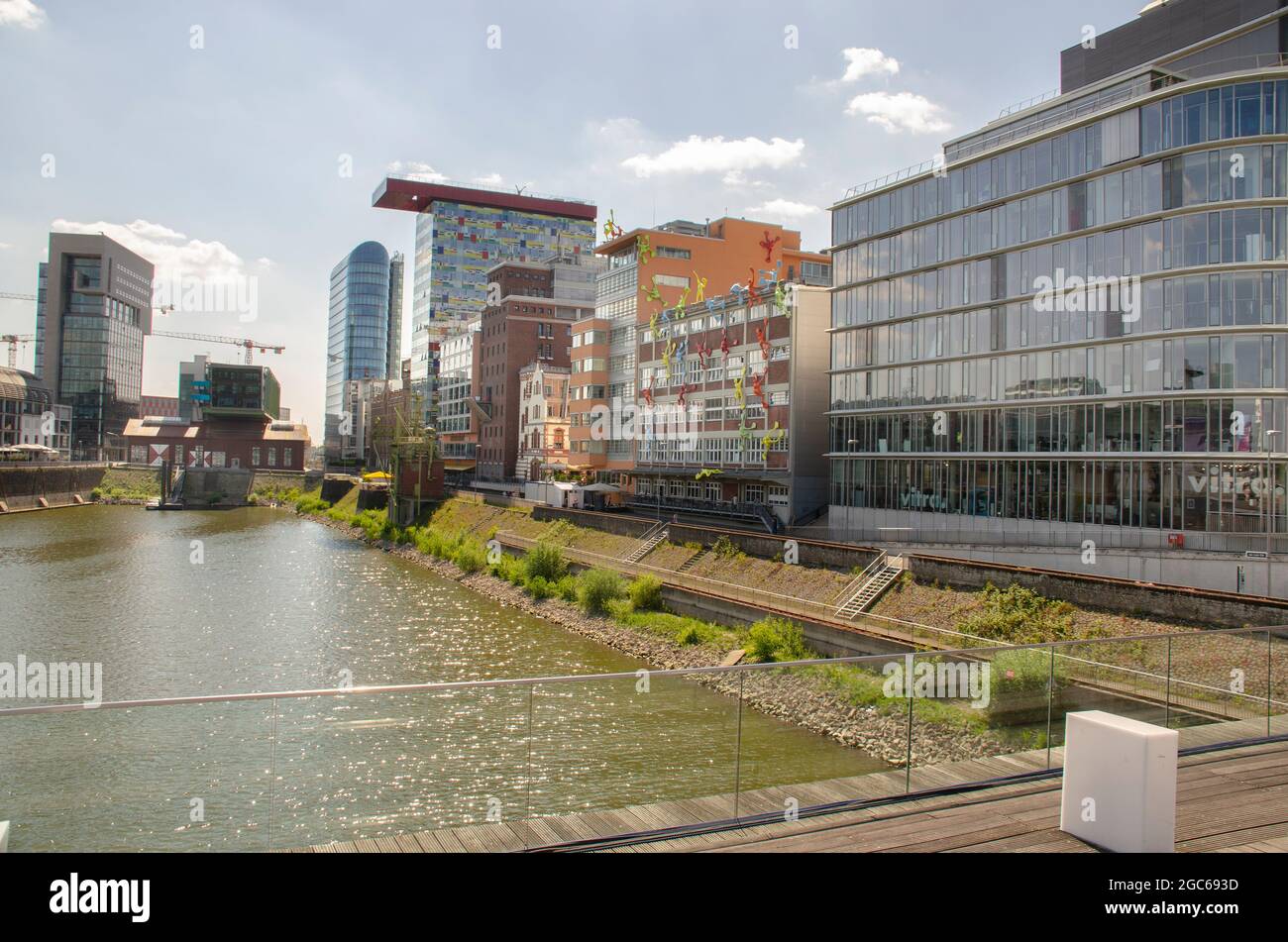 Düsseldorf März 2022: Medienhafen der Landeshauptstadt Nordrhein-Westfalen Stockfoto