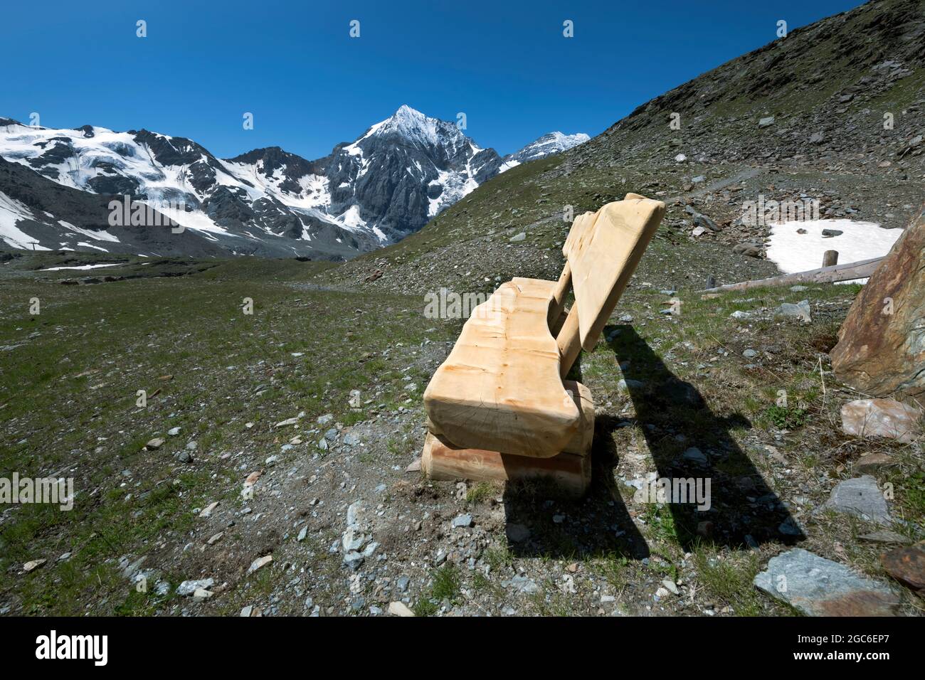 Holzbank, Südtirol, Italien Stockfoto