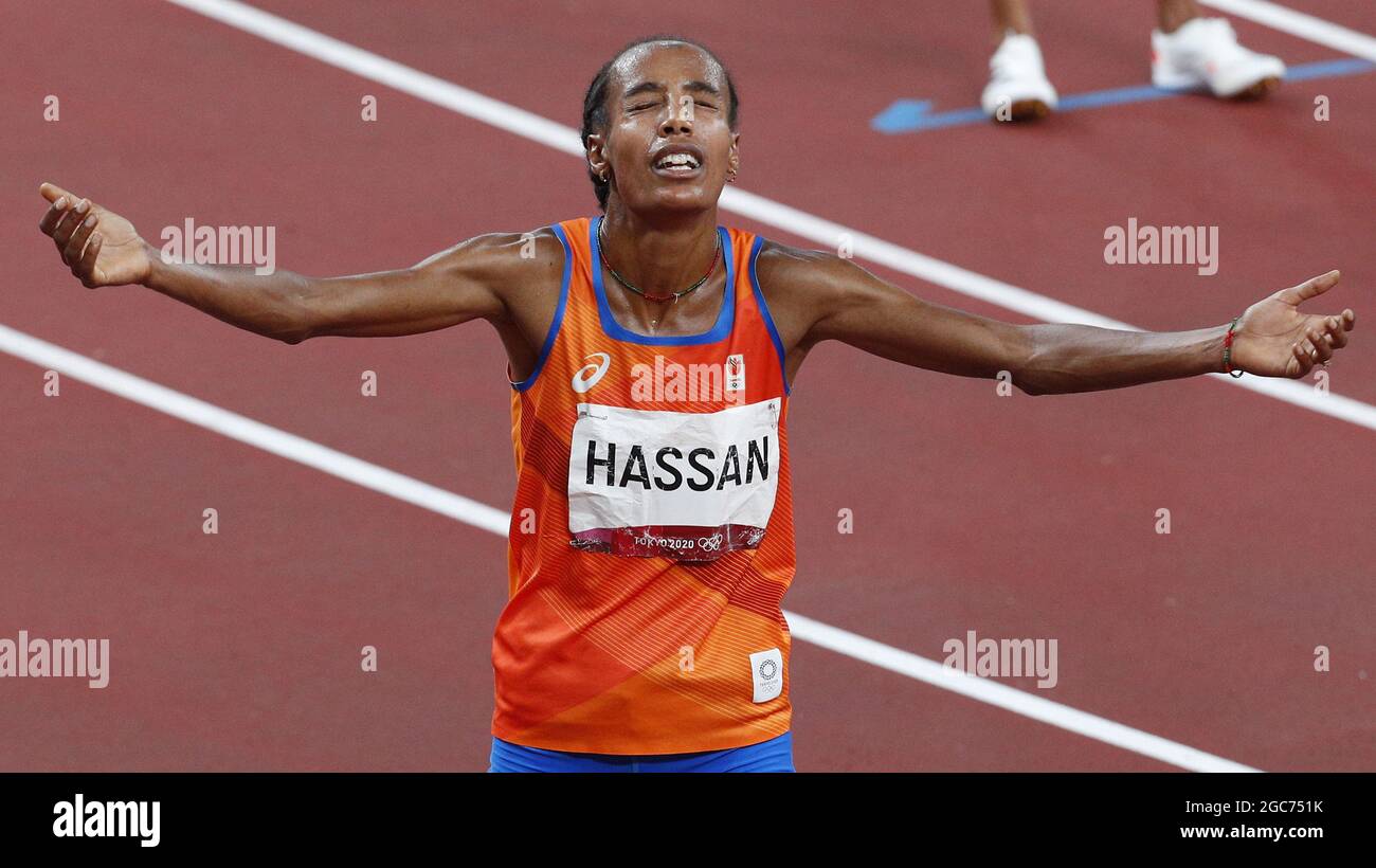 Tokio, Japan. August 2021. Sifan Hassan aus den Niederlanden reagiert, nachdem er das 10.000-m-Finale der Frauen in 29:55.32 im Olympiastadion während der Olympischen Sommerspiele 2020 in Tokio, Japan, am Samstag, dem 7. August 2021 gewonnen hat. Foto von Bob Strong/UPI Credit: UPI/Alamy Live News Stockfoto