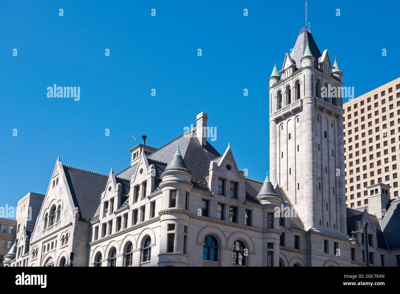 Das Wahrzeichen des Bundesgebäudes und des gerichtsgebäudes der vereinigten Staaten in milwaukee wisconsin Stockfoto