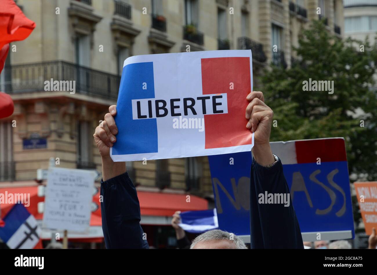 4. Tag gegen den Gesundheitspass in Frankreich, hier die Demonstration auf Initiative des Europaabgeordneten Florian Philippot, Vorsitzender der Gruppe 'les patriotes' Stockfoto