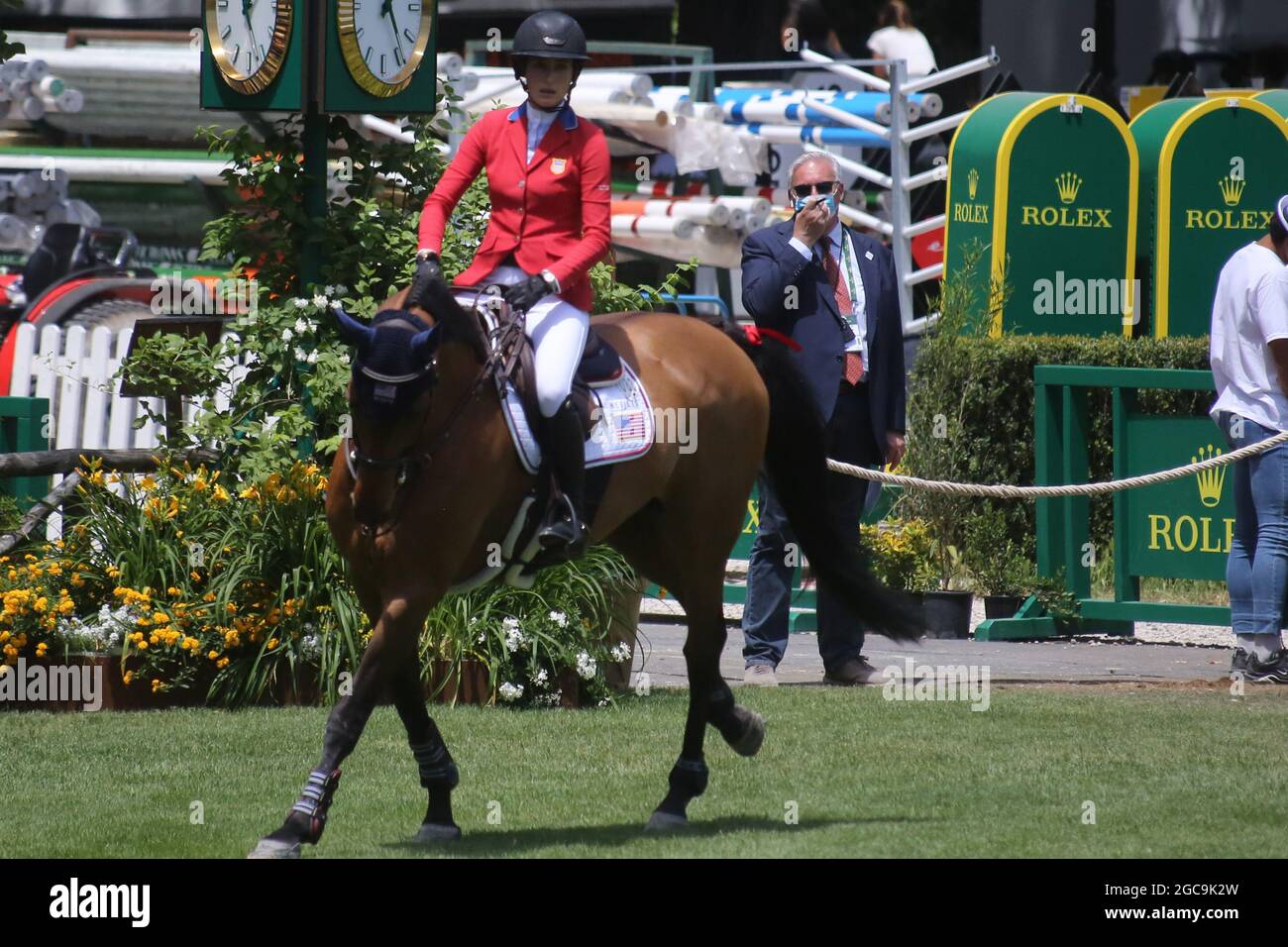 Rom, Italien. Mai 2021. ROM, Italien - 30.05.2021: Jessica Springsteen, die Tochter von Bruce Springsteen, gewinnt beim Olympischen Spiel Tokio 2020 die Silbermedaille für die Vereinigten Staaten. Sie wird zu einem Italiener Lorenzo De Luca verlobt. In den Archivfotos, Jessica Springsteen und ihr Freund während des Palio auf der Piazza di Siena 2021 in Rom im Park der Villa Borghese.(ARCHIV) Kredit: Unabhängige Fotoagentur/Alamy Live News Stockfoto