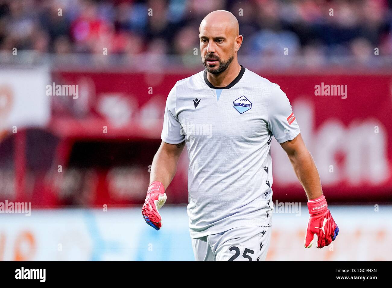 ENSCHEDE, NIEDERLANDE - 7. AUGUST: Torwart Jose Manuel Pepe Reina von SS Lazio während des Vorsaison-Freundschaftsspiel zwischen FC Twente und SS Lazio in De Grolsch Veste am 7. August 2021 in Enschede, Niederlande (Foto: Jeroen Meuwsen/Orange Picts) Stockfoto