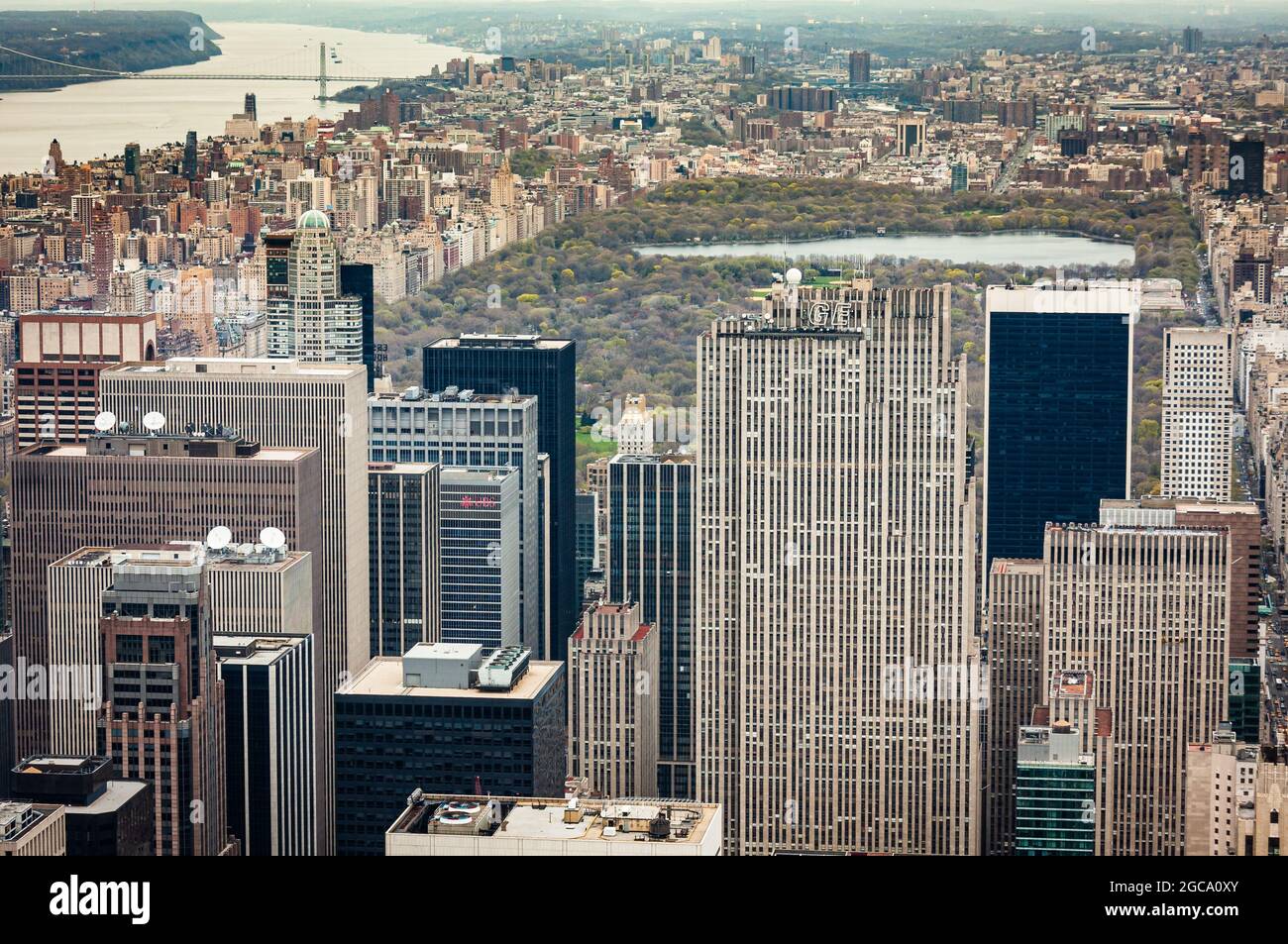 Midtown Wolkenkratzer und Central Park vom Empire State Building, New York City, NY, USA Stockfoto