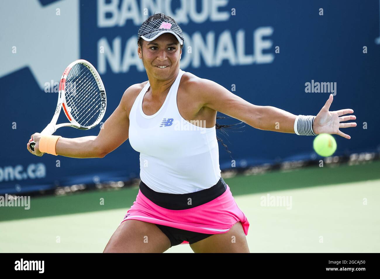 07. August 2021: Heather Watson (GBR) macht sich bereit, den Ball während des Qualifikationsrunden-Spiels der WTA National Bank Open im IGA Stadium in Montreal, Quebec, zurückzugeben. David Kirouac/CSM Stockfoto