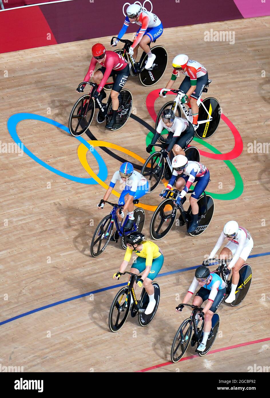 Fahrer beim Women's Omnium Points Race 4/4 auf dem Izu Velodrome am 16. Tag der Olympischen Spiele 2020 in Tokio in Japan. Bilddatum: Sonntag, 8. August 2021. Stockfoto