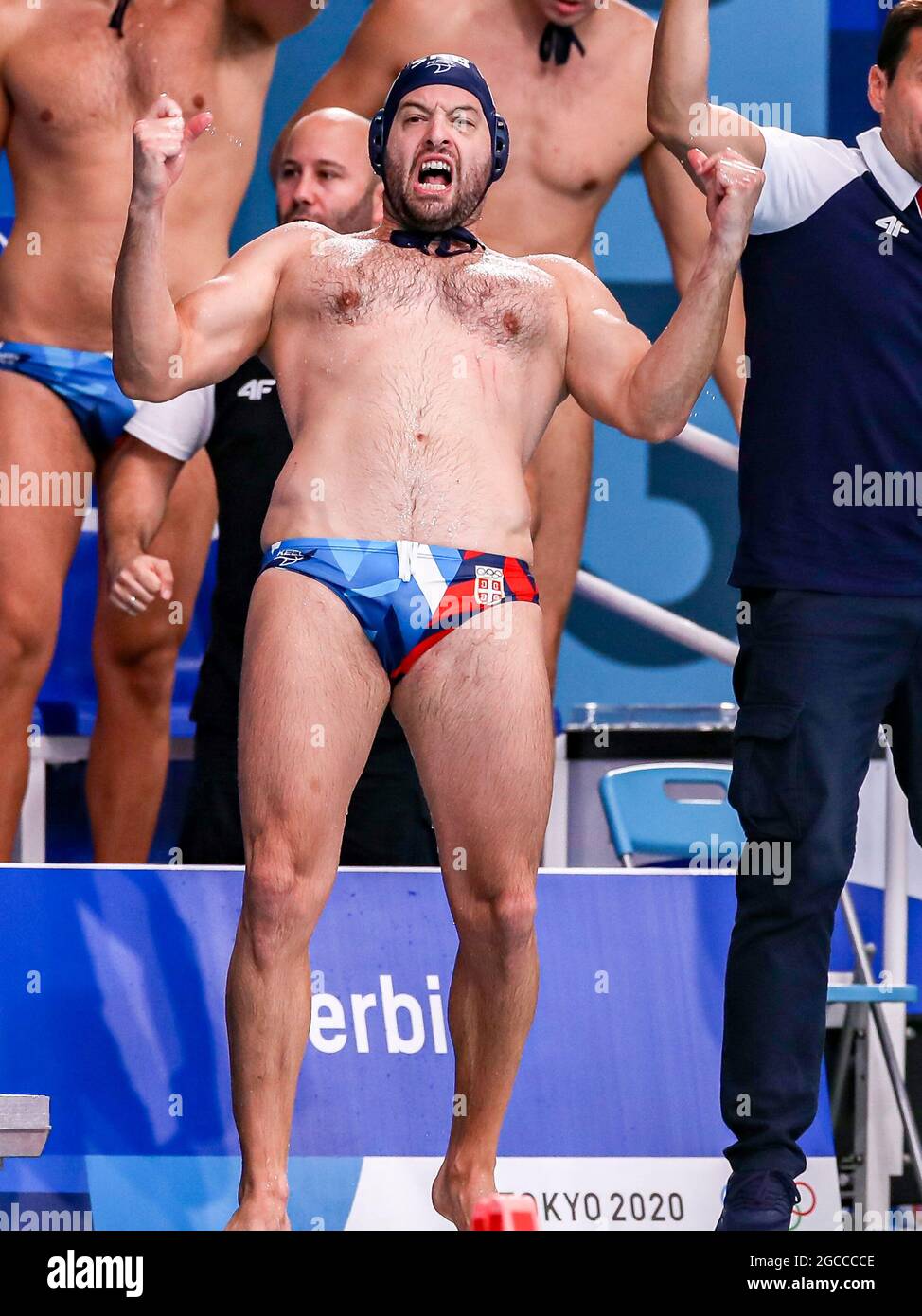 TOKIO, JAPAN - 8. AUGUST: Filip Filipovic aus Serbien während des Olympischen Wasserball-Turniers 2020 in Tokio am 8. August 2021 im Tatsumi Waterpolo Center in Tokio (Foto: Marcel ter Bals/Orange Picles) Stockfoto