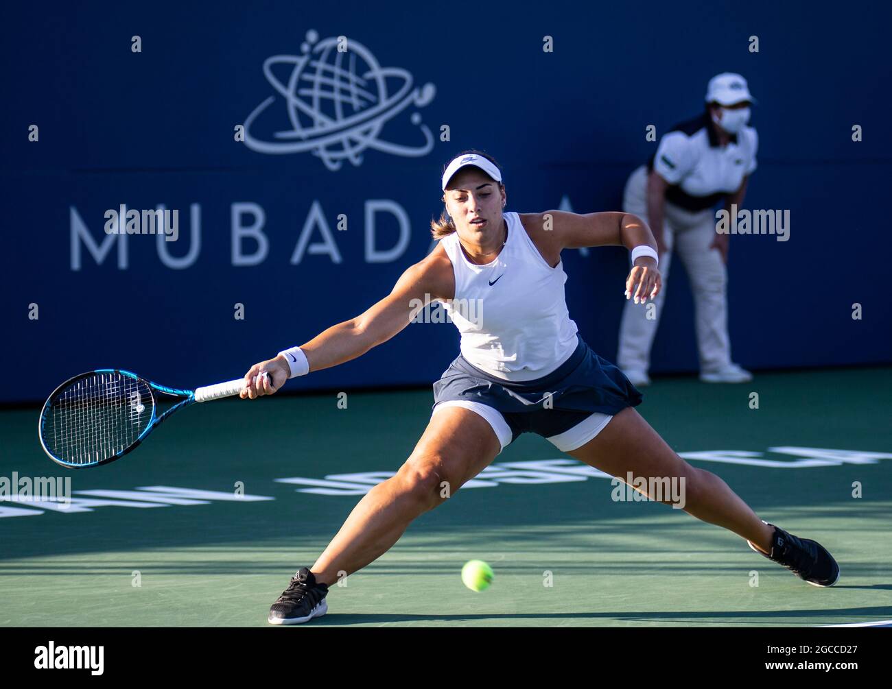 07. August 2021 San Jose, CA USA Ana Konjuh aus Kroatien gibt einen Schuss während des Mubadala Silicon Valley Classic Semifinals Evening Match zwischen Ana Konjuh( CRO) gegen Danielle Collins ( USA ) an der San Jose State University San Jose Calif. Thurman James/CSM zurück Stockfoto