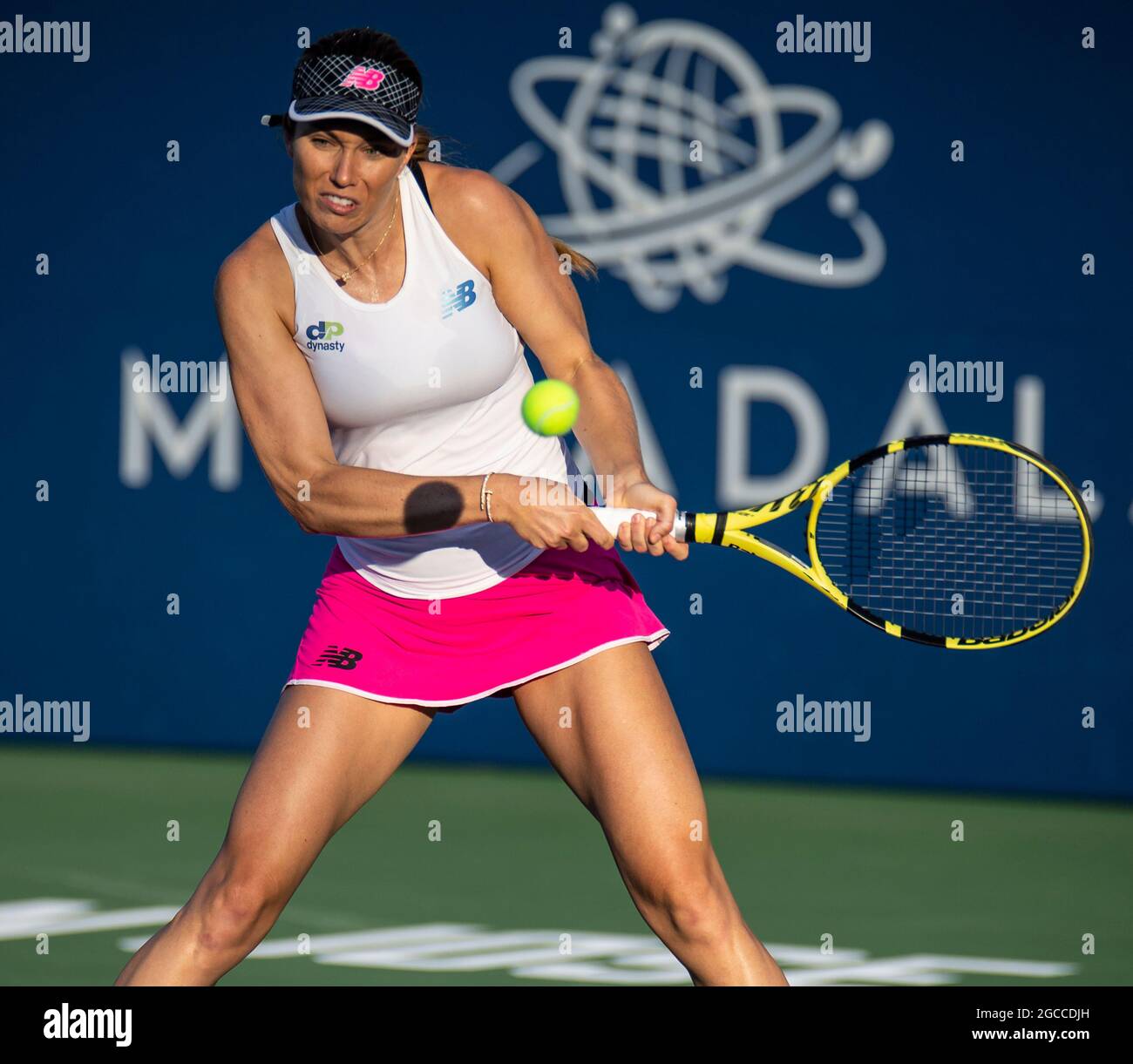 07. August 2021 San Jose, CA USA Danielle Collins aus den Vereinigten Staaten gibt einen Schuss während des Mubadala Silicon Valley Classic Semifinals Evening Match zwischen Ana Konjuh( CRO) gegen Danielle Collins ( USA ) an der San Jose State University San Jose Calif. Thurman James/CSM zurück Stockfoto