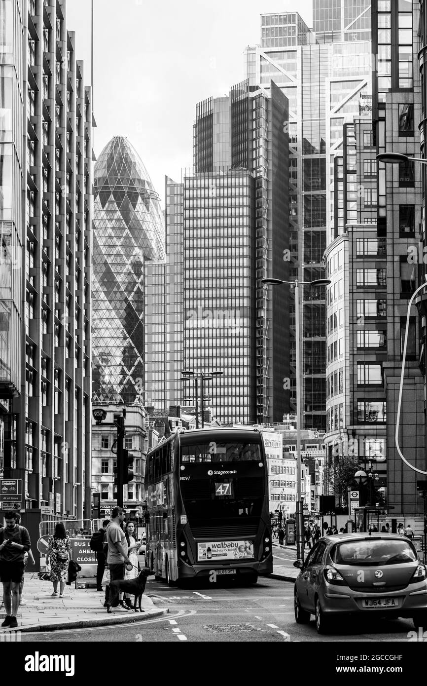 Rund um London und Tanzen in der Stadt Stockfoto