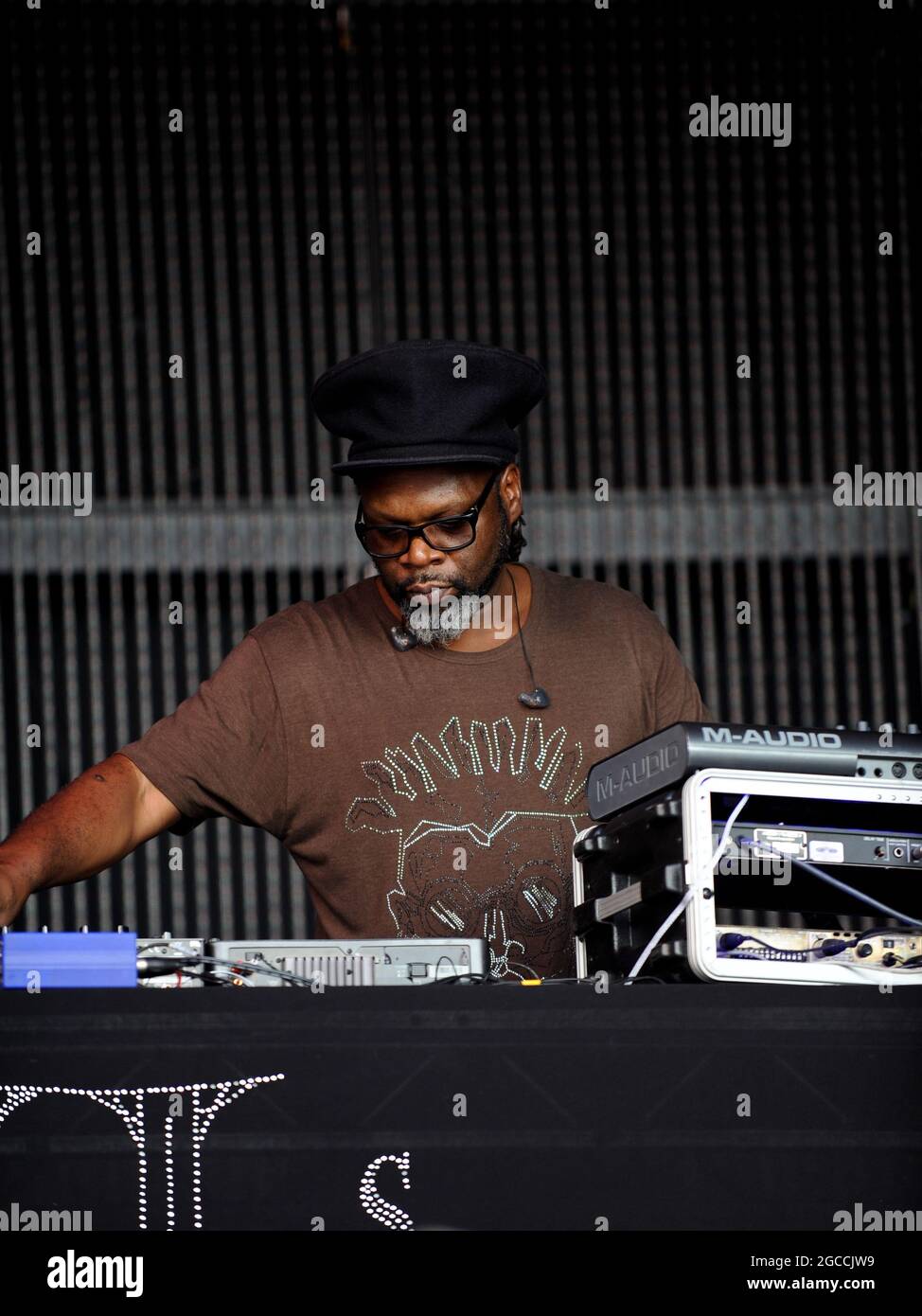 Soul II Soul Performing Live auf dem Clumber Park Musikfestival der 80er Jahre Stockfoto