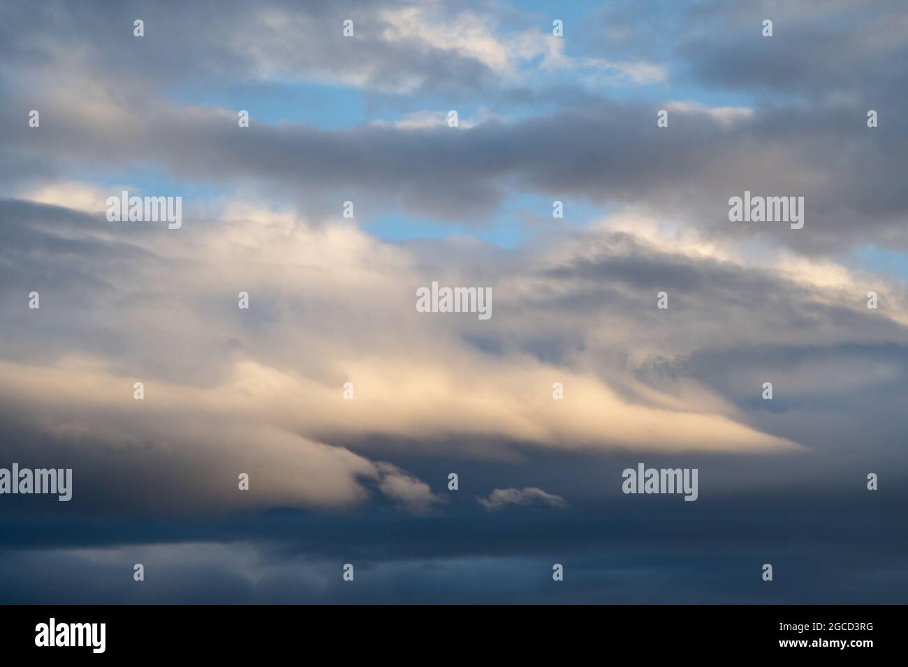 Dramatische Wolkenformationen über der Isle of Carna in den schottischen Highlands Stockfoto