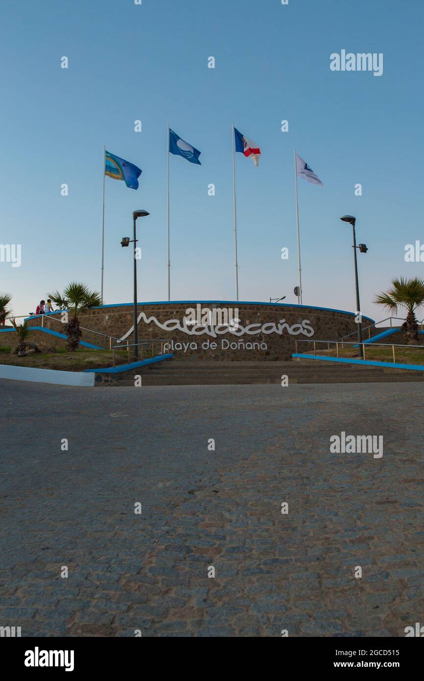 Donana Beach Roundabout Flaggen in Matalascanas. Küste der Costa de la Luz, Huelva, Spanien Stockfoto