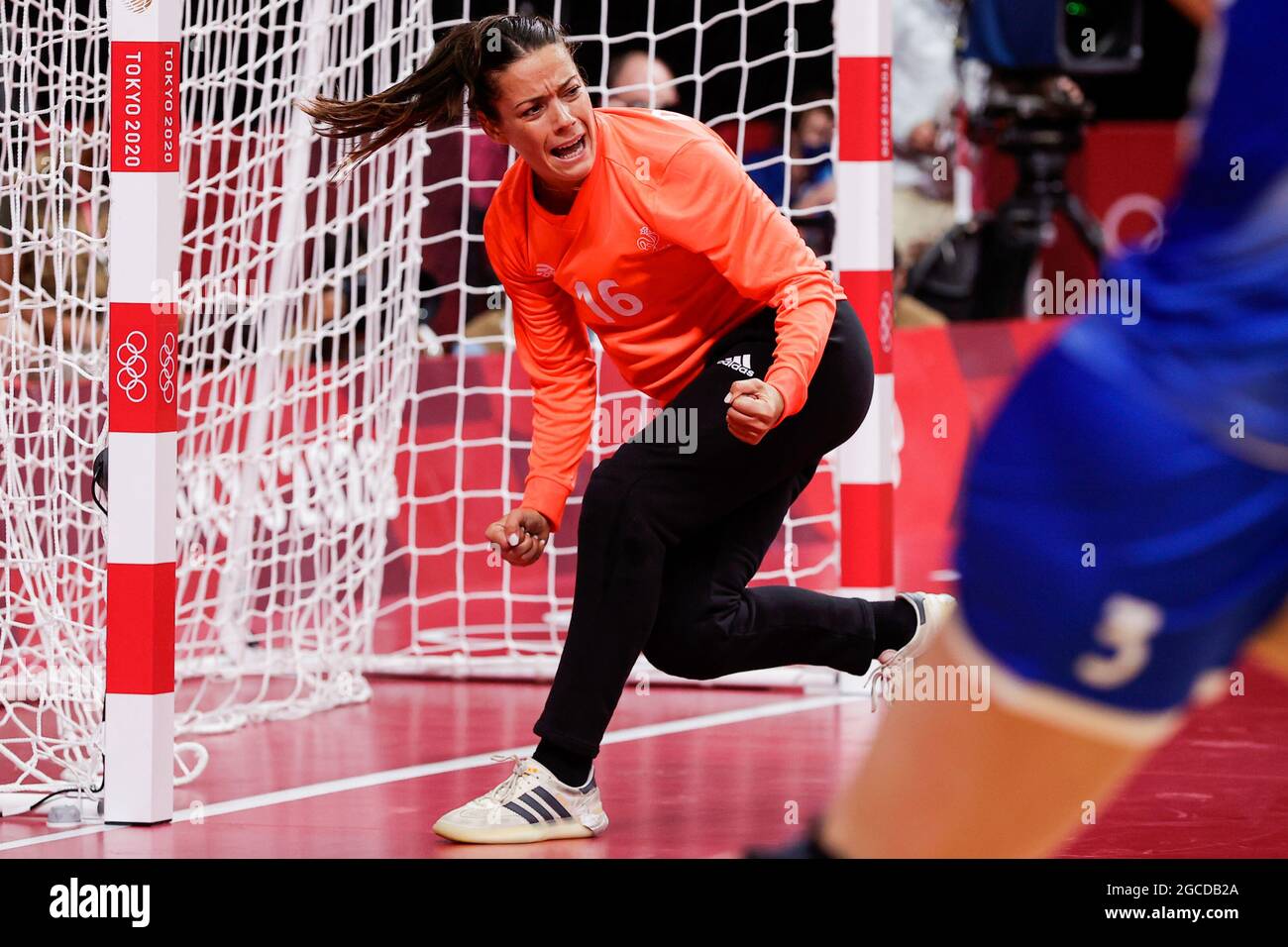 TOKIO, JAPAN - 8. AUGUST: Cleopatre Darleux aus Frankreich tritt am 8. August 2021 im Yoyogi-Nationalstadion in Tokio, Japan, beim Frauenfinale während der Olympischen Spiele 2020 in Tokio an (Foto: Pim Waslander/Orange Picles) Stockfoto