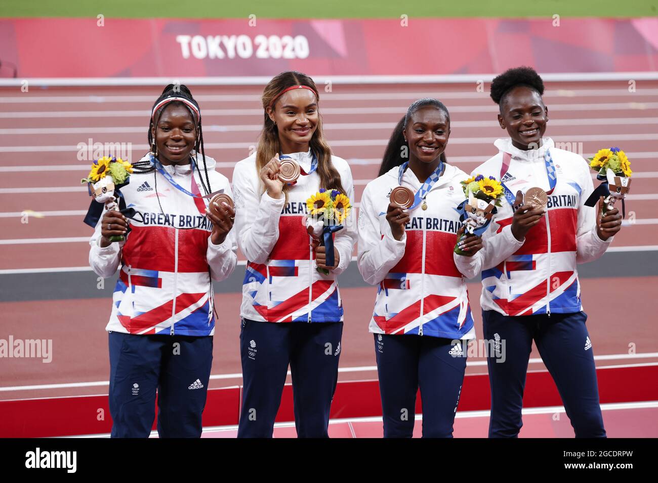 Großbritannien 3. Bronzemedaille während der Olympischen Spiele Tokio 2020, Leichtathletik Damen 4x100 m Staffelmedaille am 7. August 2021 im Olympiastadion in Tokio, Japan - Foto Yuya Nagase / Foto Kishimoto / DPPI Stockfoto