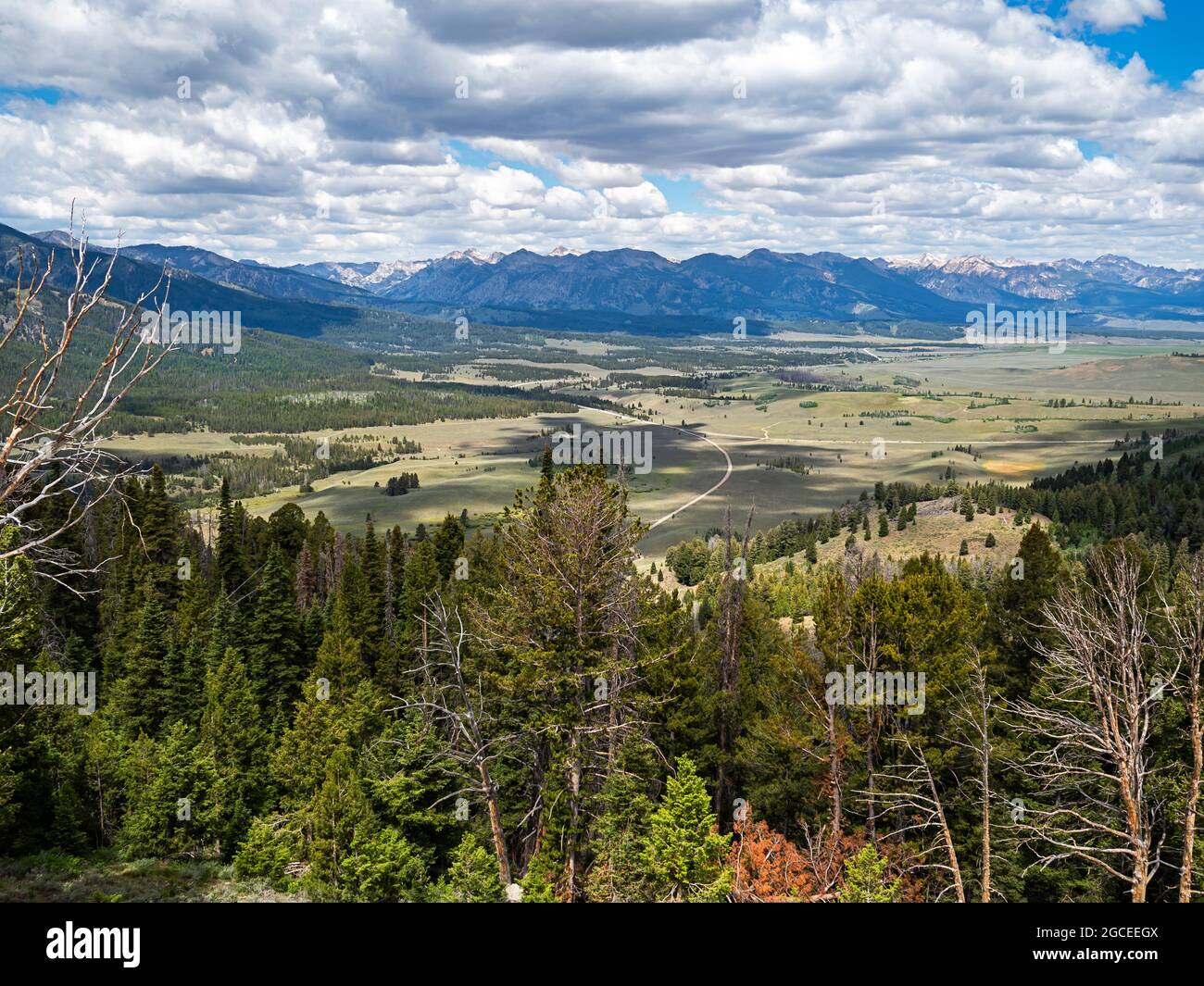 ID00802-00...IDAHO - Blick auf die Sawtooth Mountains und das Sawtooth Valley vom Galena Summit. Stockfoto