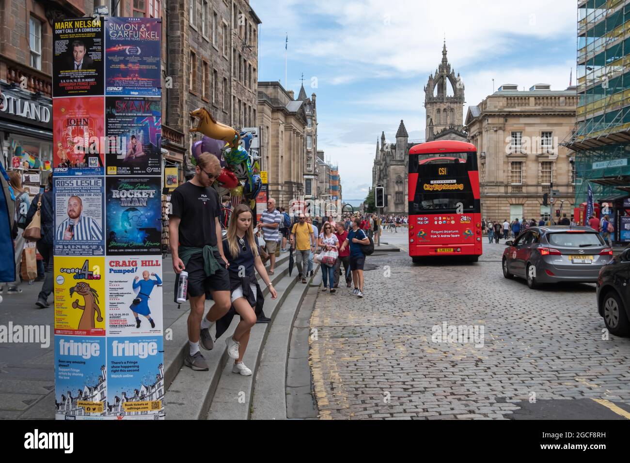 Edinburgh, Schottland, Großbritannien. August 2021. Ein Blick auf die Royal Mile während des Edinburgh Fringe Festivals. Kredit: Skully/Alamy Live Nachrichten Stockfoto