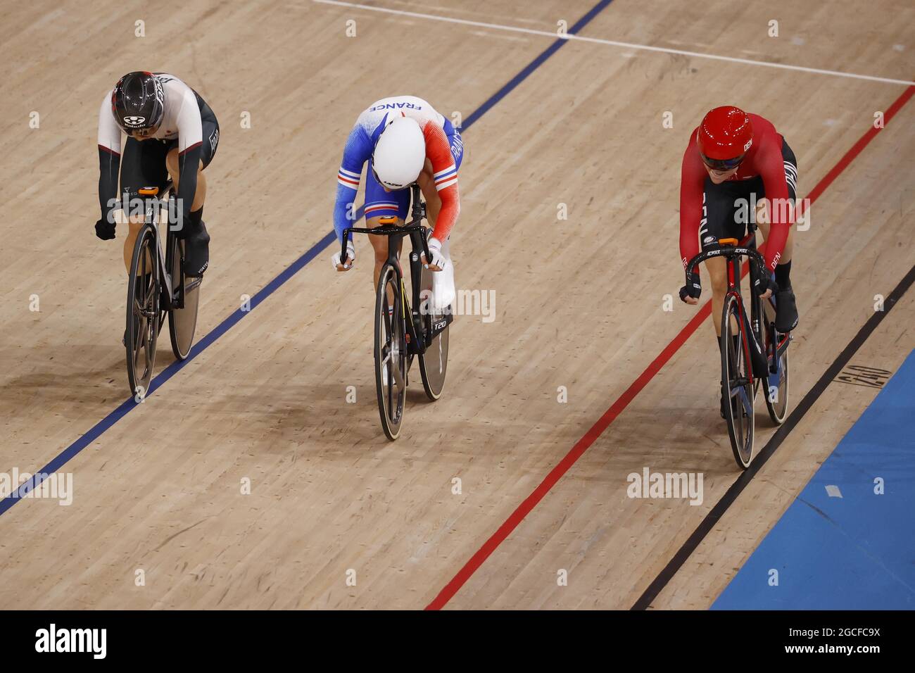 Yumi KAJIHARA (JPN), DIDERIKSEN Amalie (DEN), COPPONI Clara (FRA) während der Olympischen Spiele Tokio 2020, Radrennbahn Frauenomnium Elimination Race am 8. August 2021 auf dem Izu Velodrome in Izu, Japan - Foto Kishimoto / DPPI Stockfoto