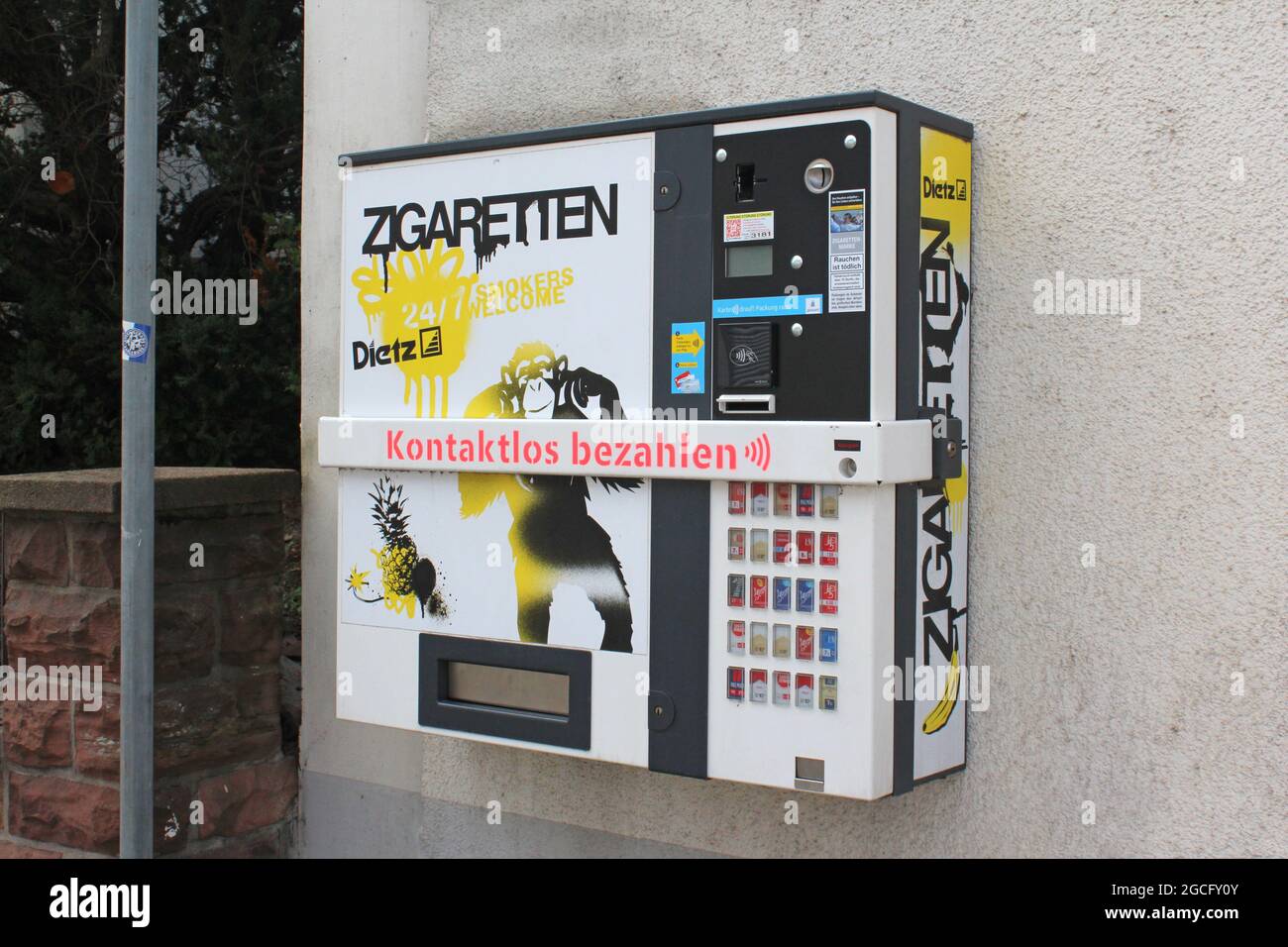 Zigarettenautomat auf Deutschland Stockfoto