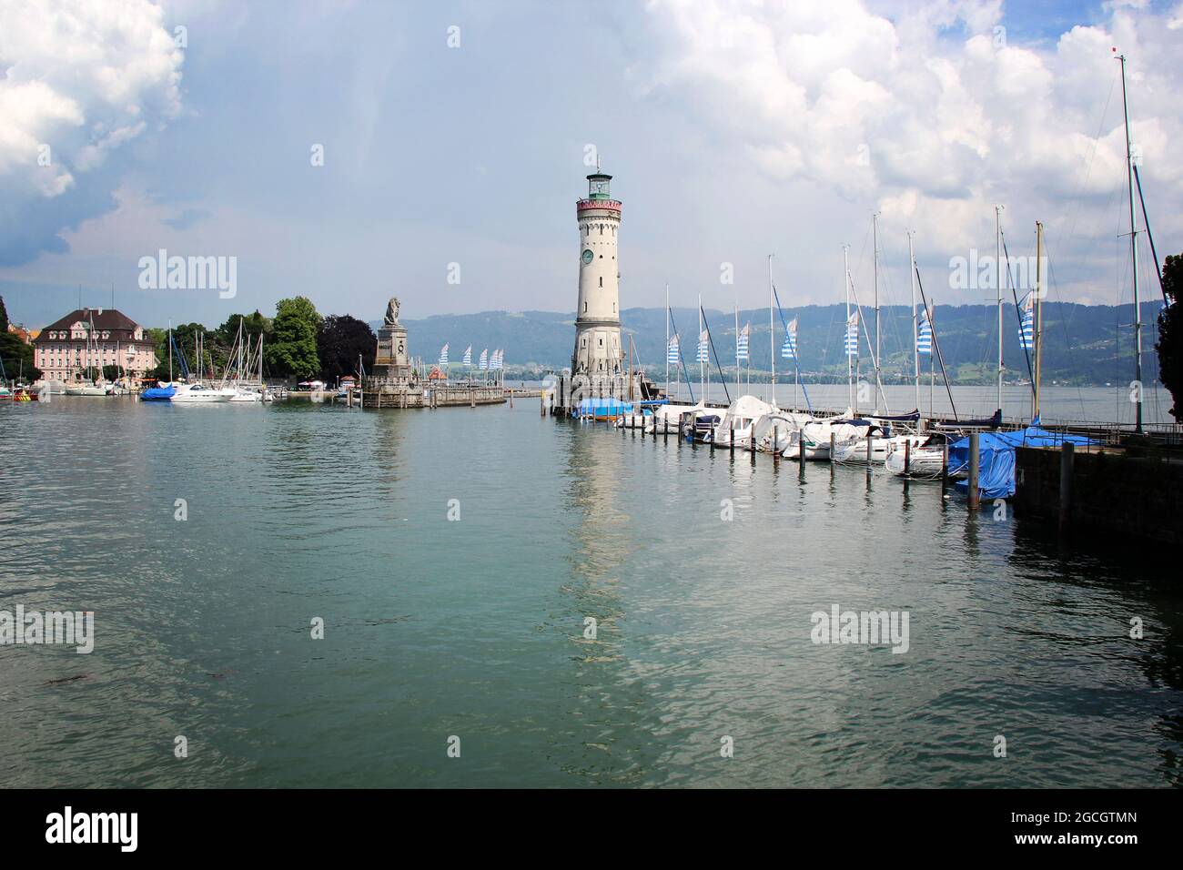 Lindau Hafen mit dem Leuchtturm, Bodensee, Deutschland Stockfoto