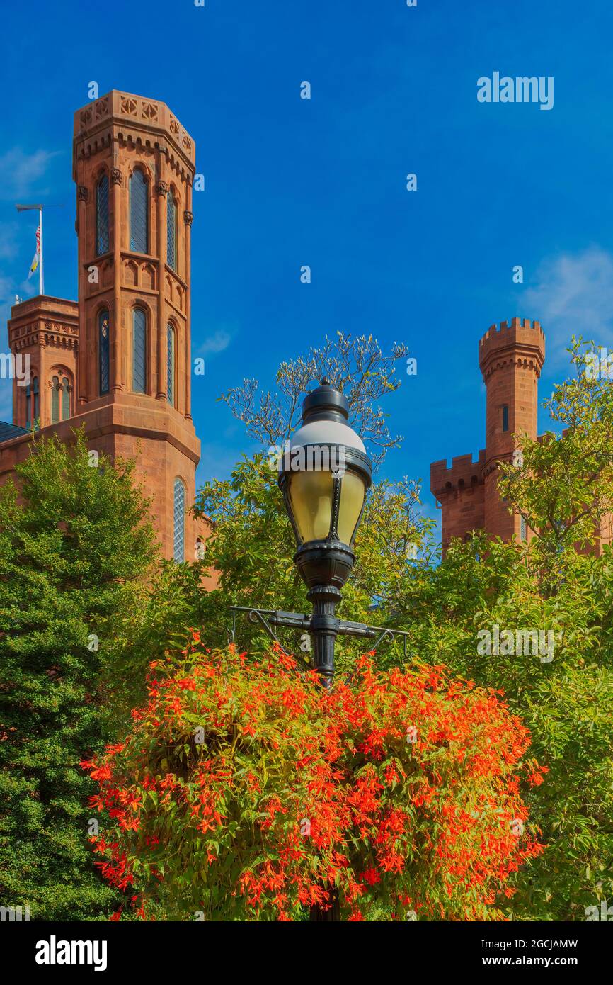 Vertikale Aufnahme des Smithsonian Institution Museums in Washington DC Stockfoto