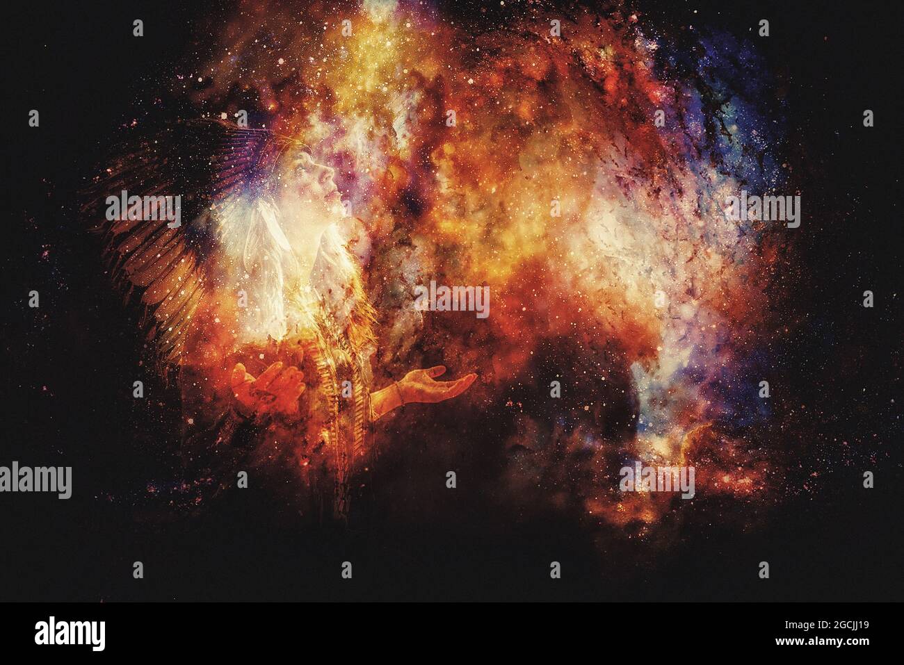 Schöne schamanische Mädchen auf abstrakt strukturierten Raum Hintergrund. Stockfoto