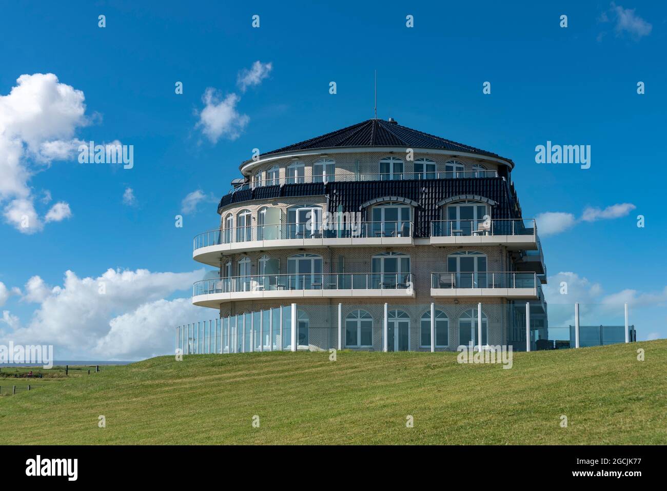 Ehemaliges Hotel Deichgraf, heute der Upleven als Zentrum für Entspannung, Meditation und Yoga, Wremen, Niedersachsen, Deutschland, Europa Stockfoto