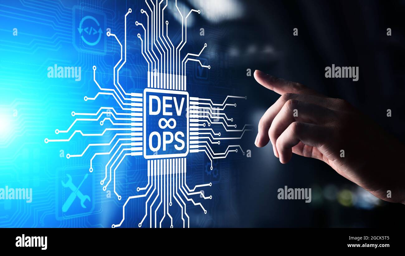 DevOps Agiles Entwicklungs- und Optimierungskonzept auf virtuellem Bildschirm Stockfoto
