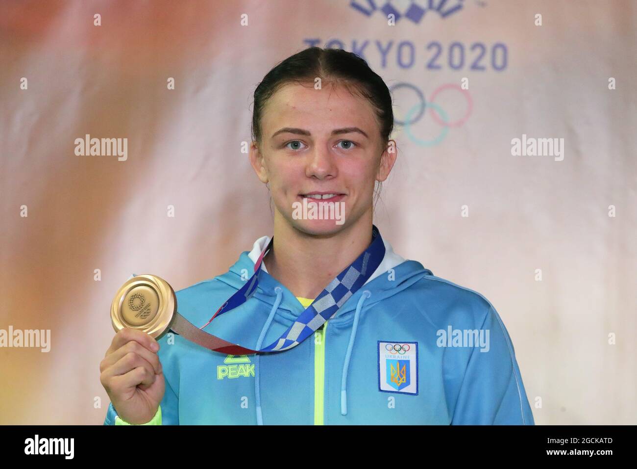 REGION KIEW, UKRAINE - 7. AUGUST 2021 - Bonze-Medaillengewinnerin der Olympischen Sommerspiele 2020 in Tokio beim Freistil-Wrestling der Frauen mit 62 kg ist Iryna Koliadenko pict Stockfoto