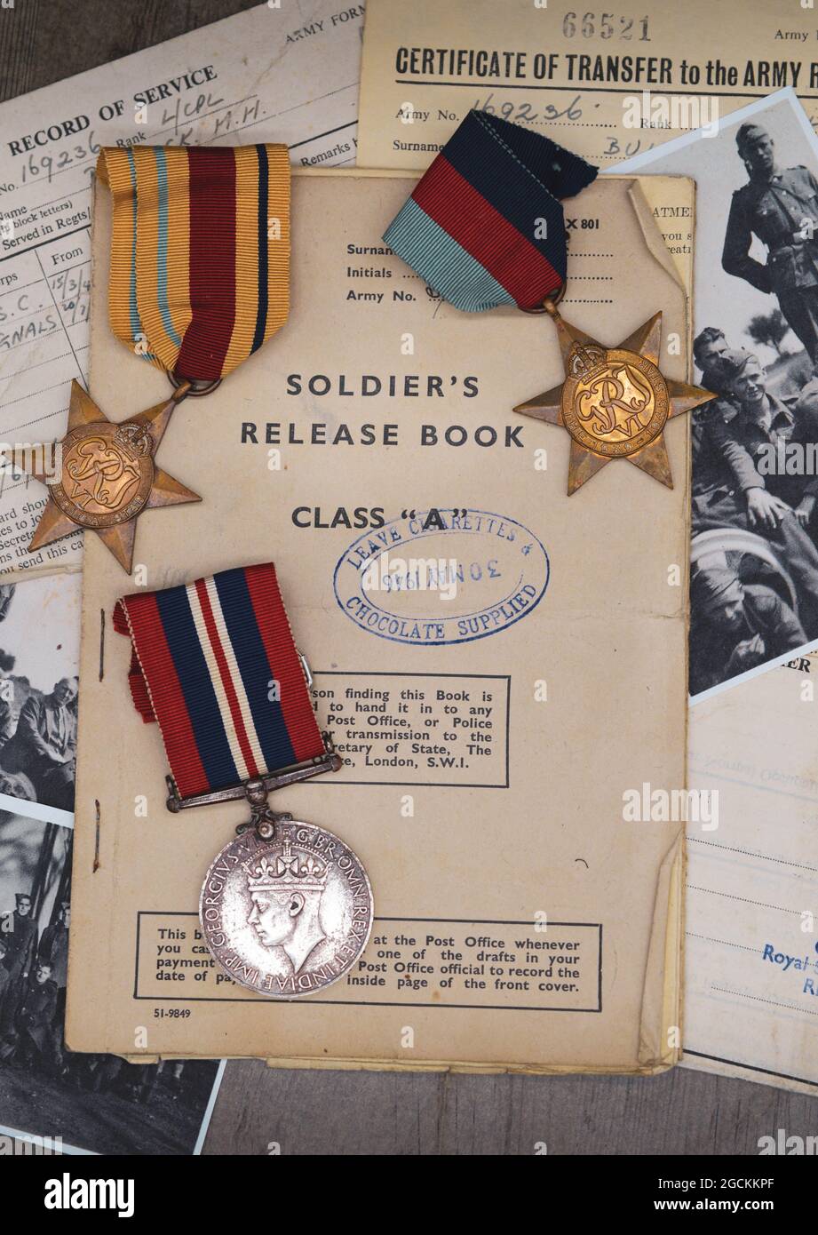 Soldaten Kriegsdokumente und Medaillen (2. Weltkrieg) Stockfoto