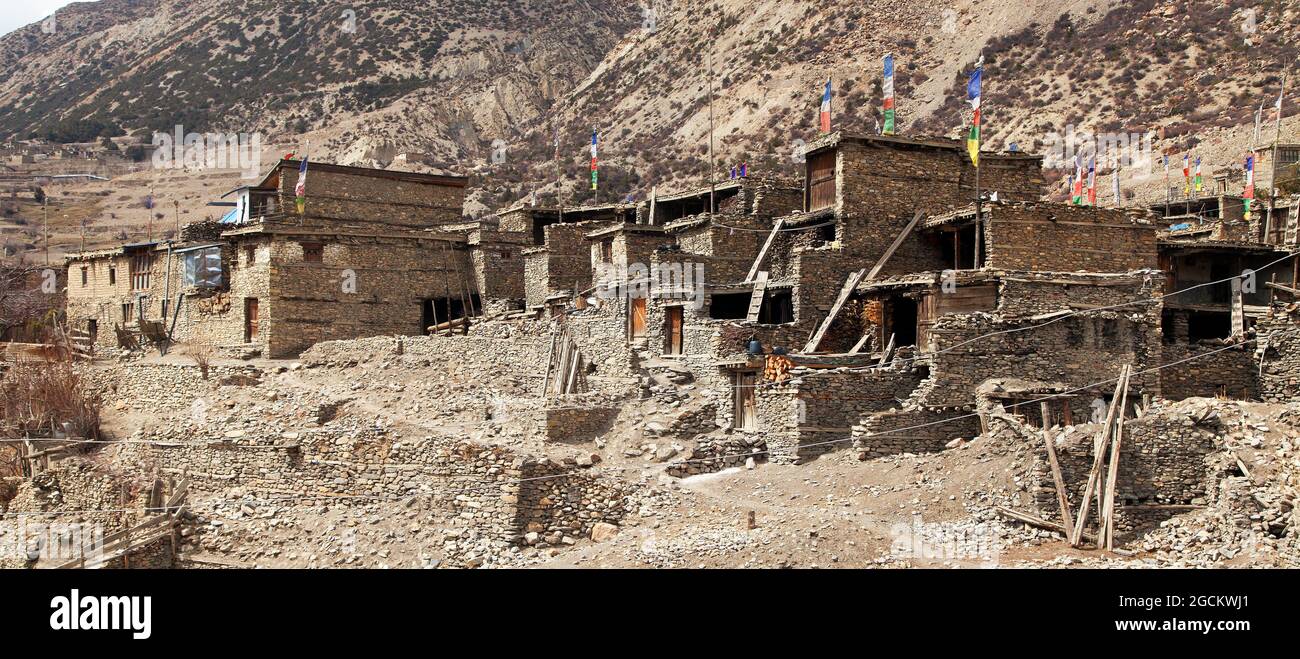 Gunsang Willage in der Nähe von Manang, einem der besten Dörfer in rund Annapurna Circuit Trekking Trail Route, Nepal Stockfoto