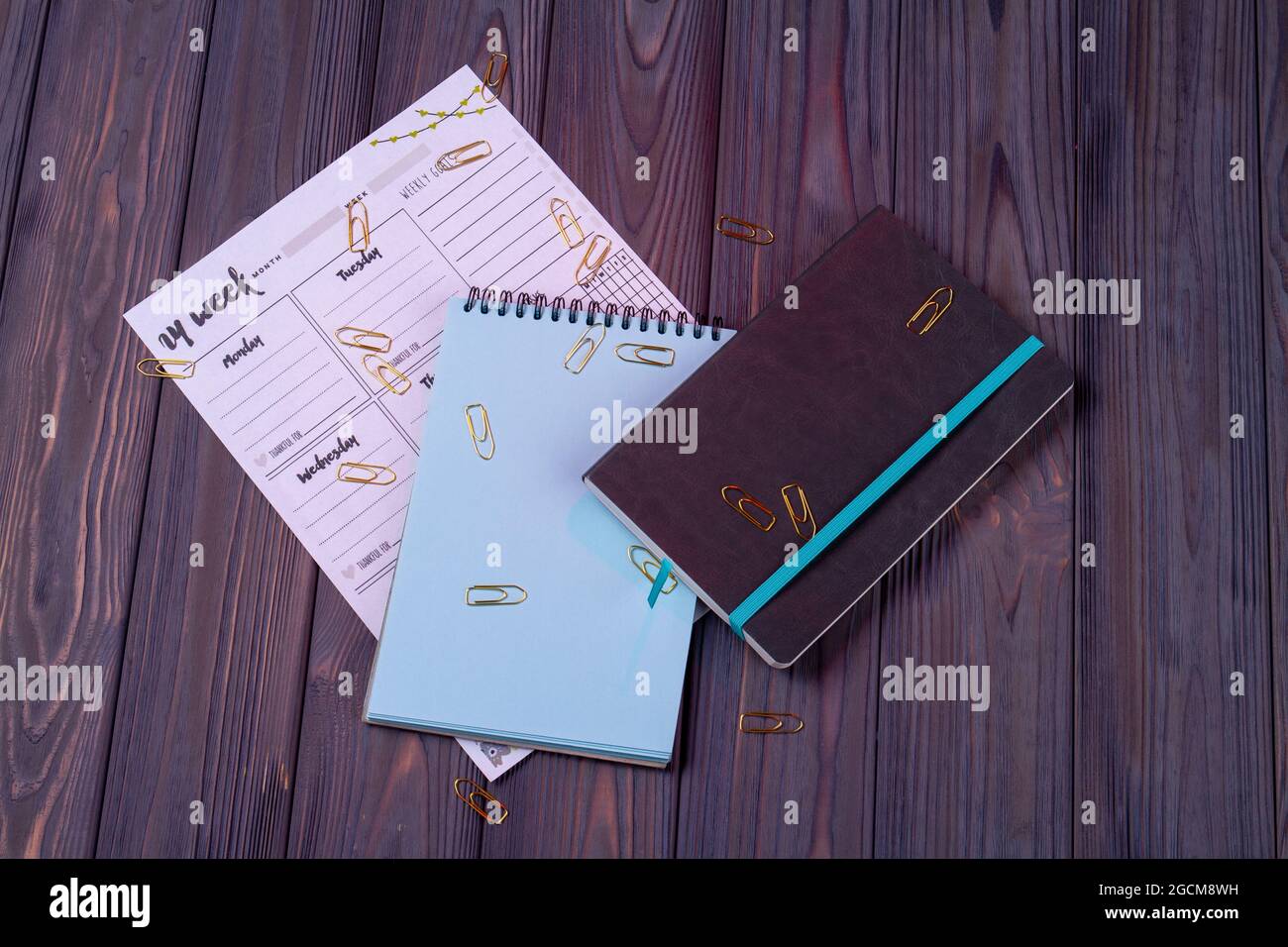 Draufsicht Kalender mit Copybook und Notizblock. Stockfoto