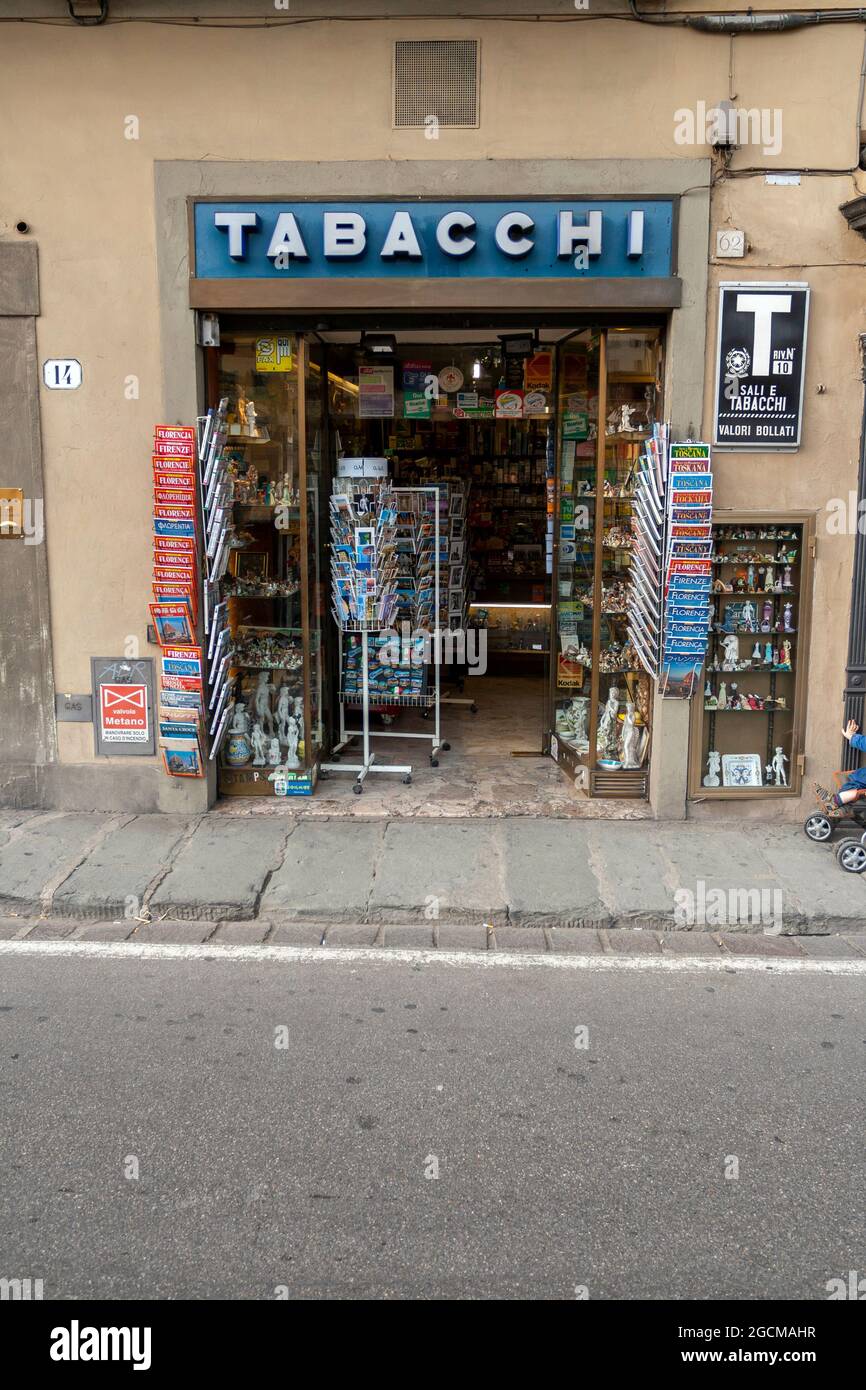 Florence, Italien - 9. Mai 2010: Italienische Tabakladen in Florenz, Italien. Stockfoto