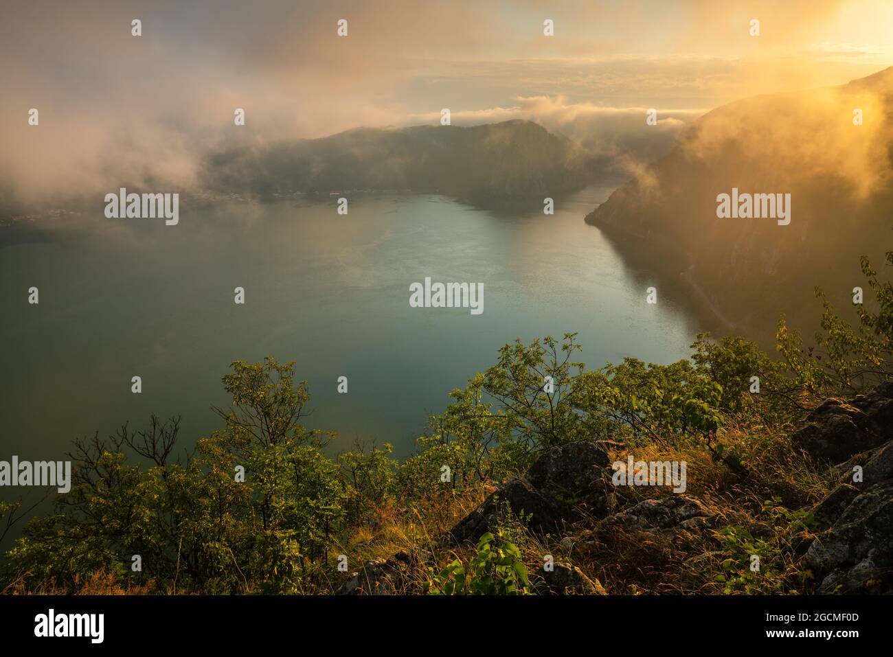Eiserne Tore der Donau zwischen Serbien und Rumänien Stockfoto