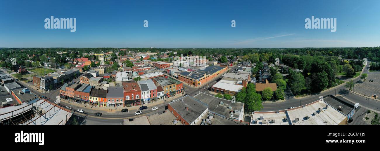 Ein Luftpanorama der Innenstadt von Simcoe, Ontario, Kanada, Leitartikel Stockfoto