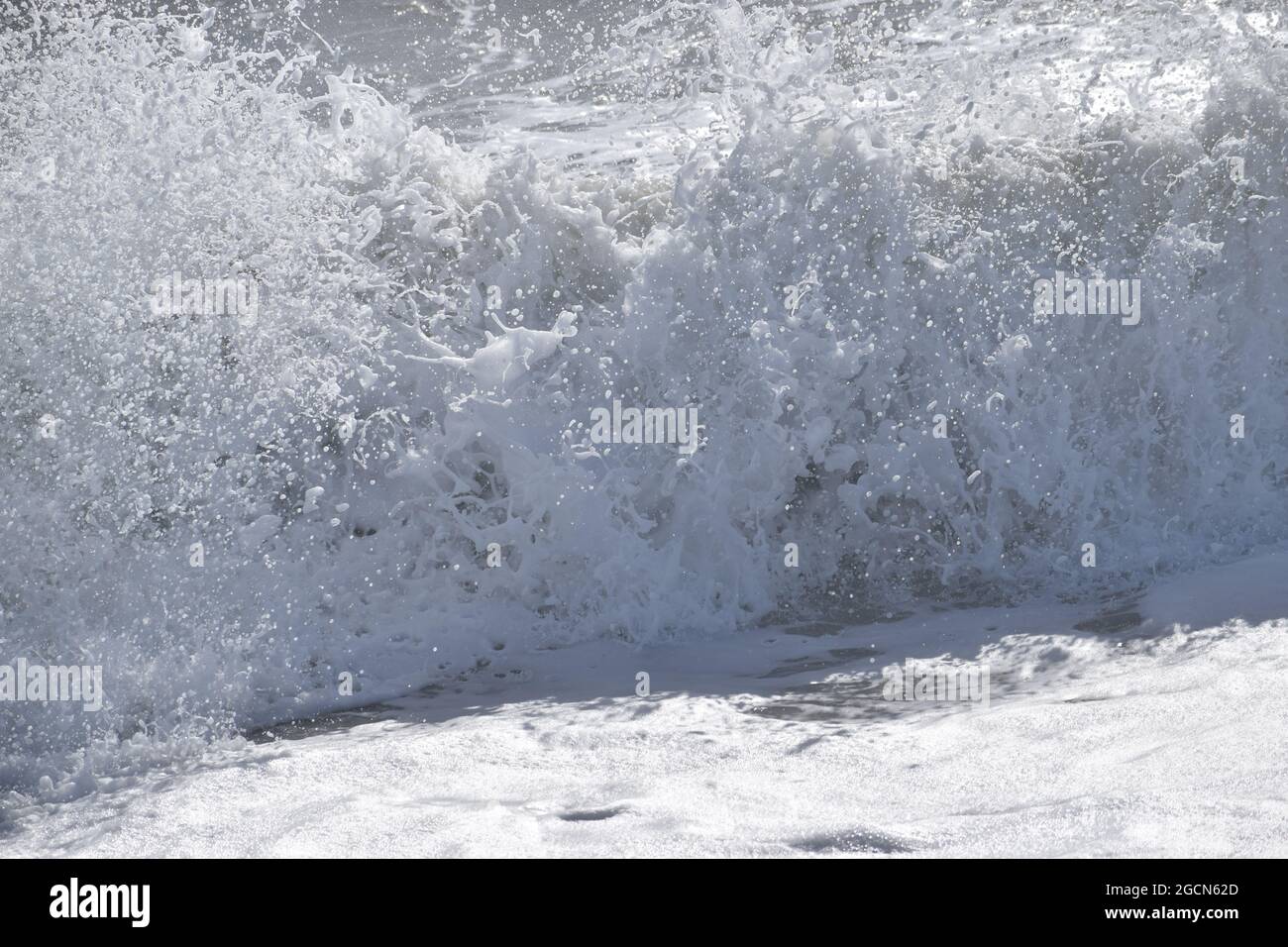 Wellen auf dem Meer Stockfoto