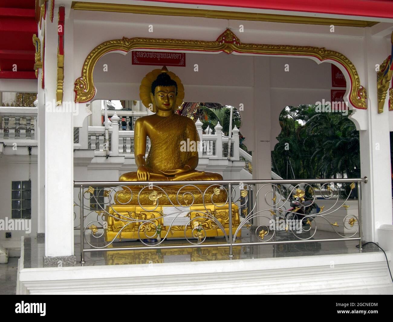 Besuch eines buddhistischen Tempels in Pattaya in Thailand 8.12.2018 Stockfoto